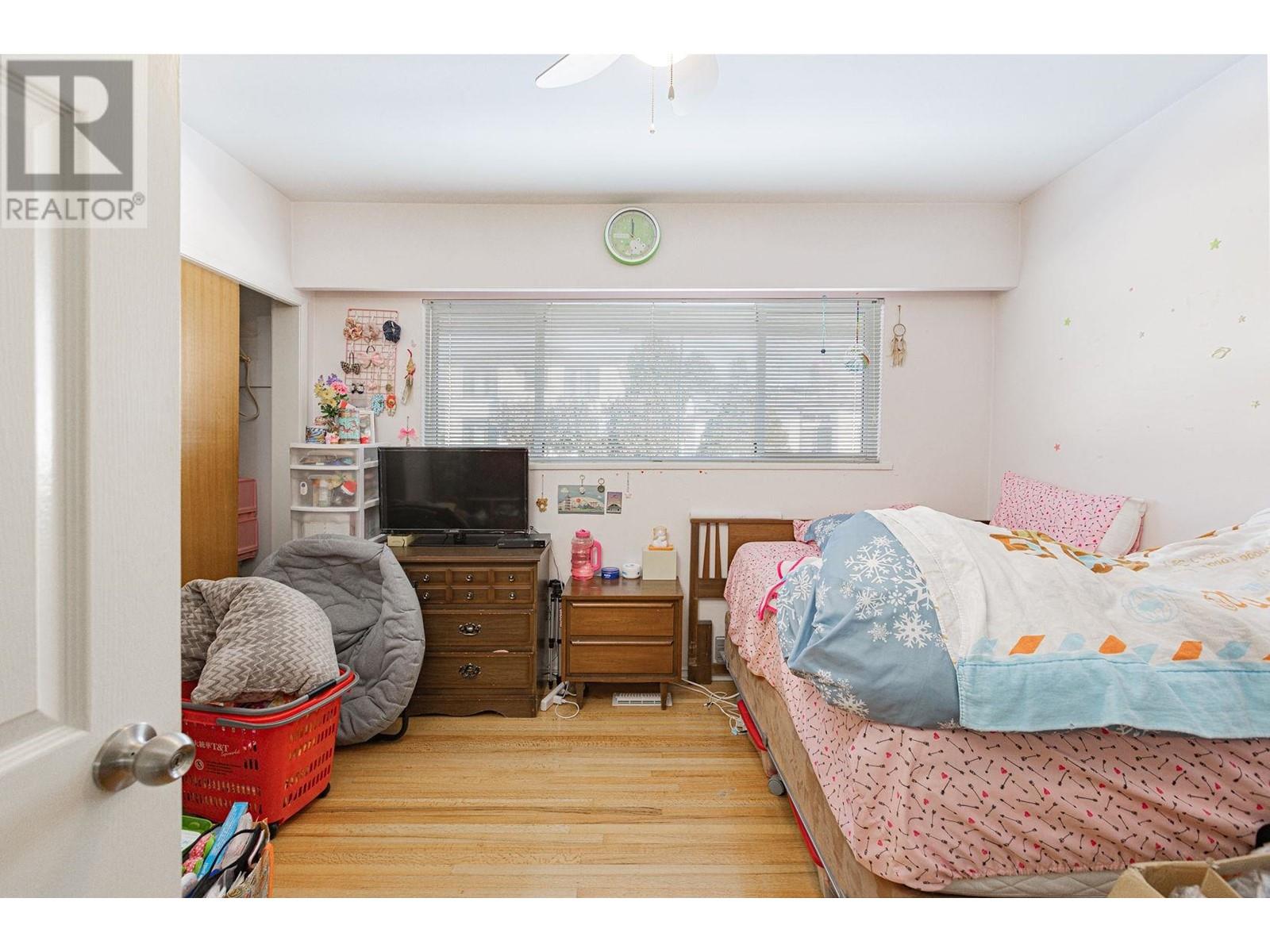 Listing Picture 12 of 14 : 692 W 51ST AVENUE, Vancouver / 溫哥華 - 魯藝地產 Yvonne Lu Group - MLS Medallion Club Member