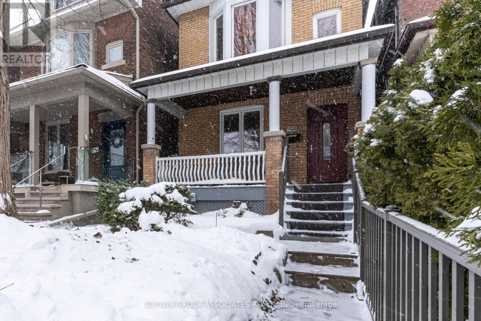 420 Clinton Street, Toronto, Ontario  M6G 2Z2 - Photo 2 - C11978260