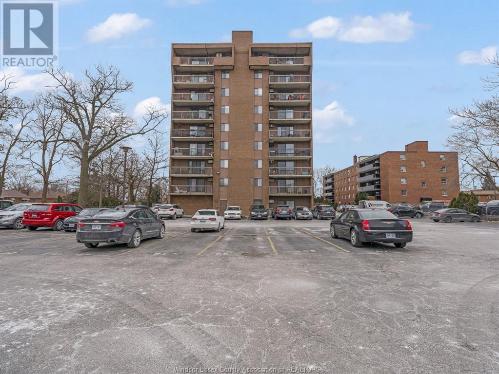 Property at 3936 WYANDOTTE STREET East Unit# 805 image 2