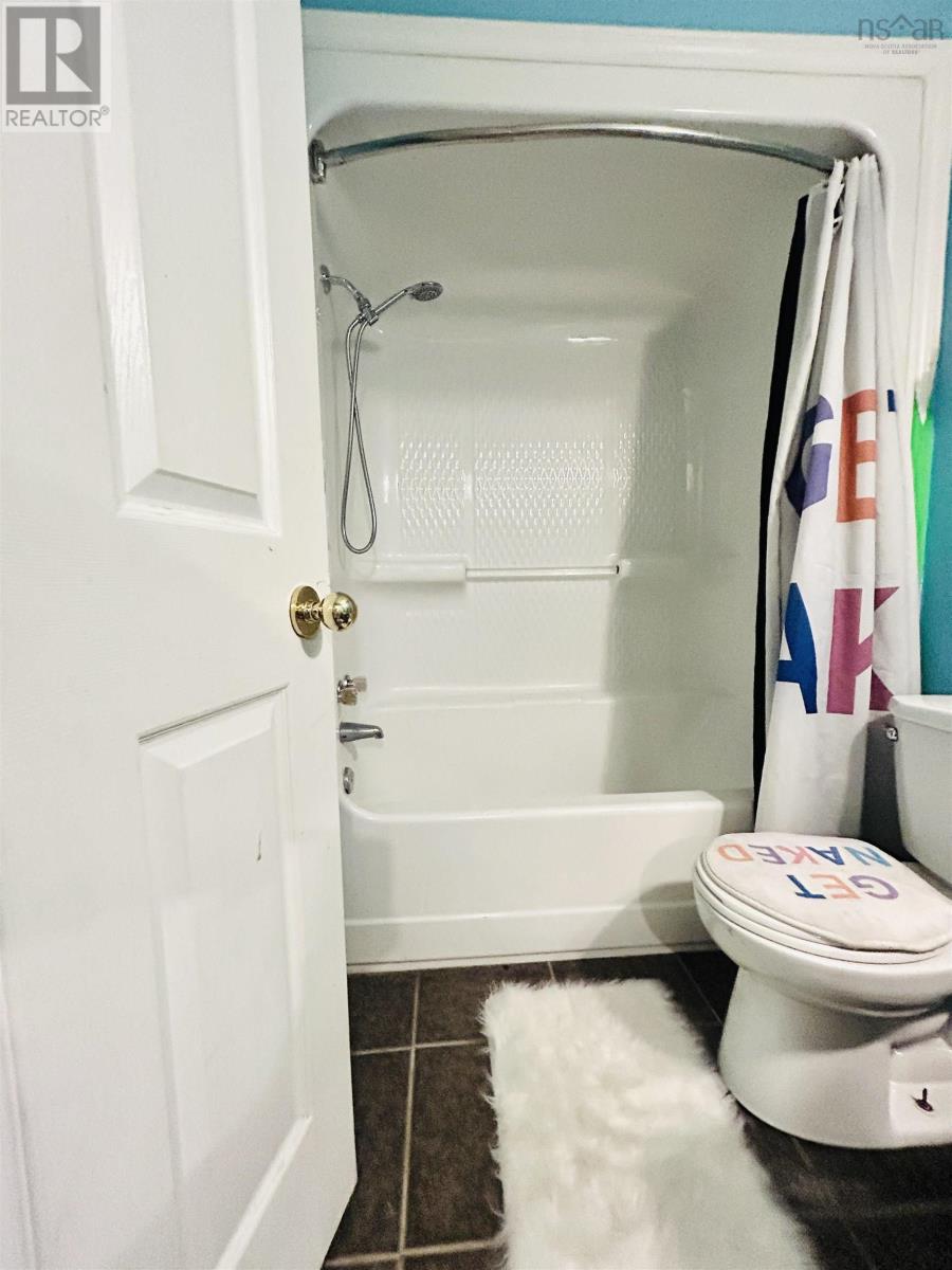 20 Hewer Crescent, Middle Sackville, Nova Scotia  B4E 3E4 - Photo 17 - 202503163
