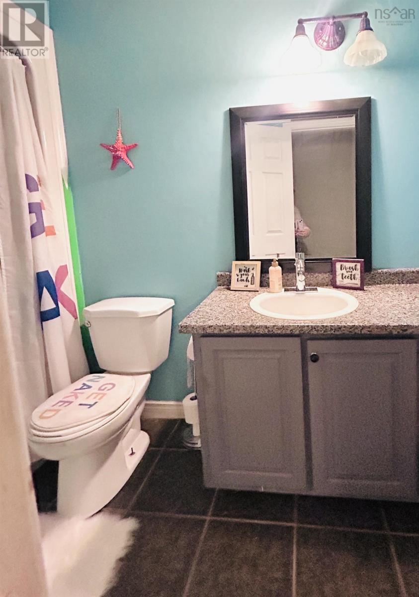 20 Hewer Crescent, Middle Sackville, Nova Scotia  B4E 3E4 - Photo 19 - 202503163
