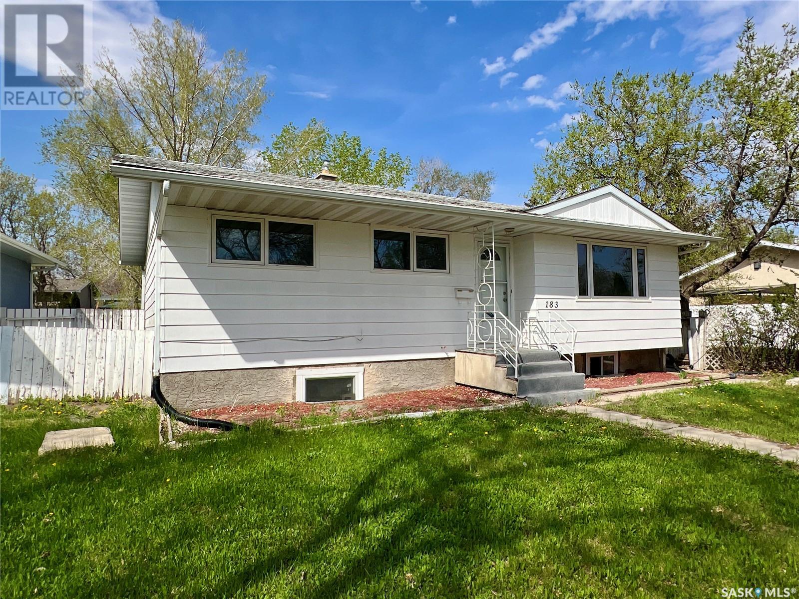 183 Magee CRESCENT, regina, Saskatchewan