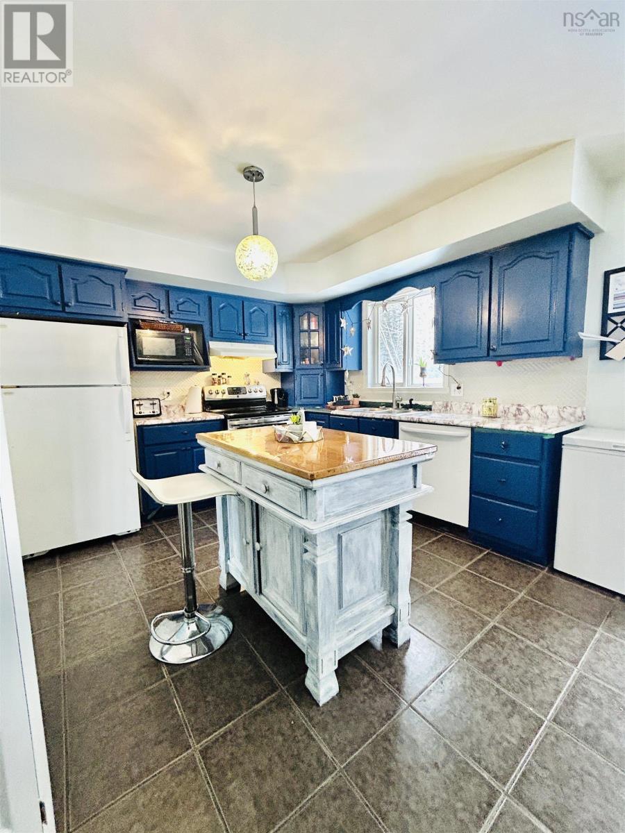 20 Hewer Crescent, Middle Sackville, Nova Scotia  B4E 3E4 - Photo 4 - 202503163