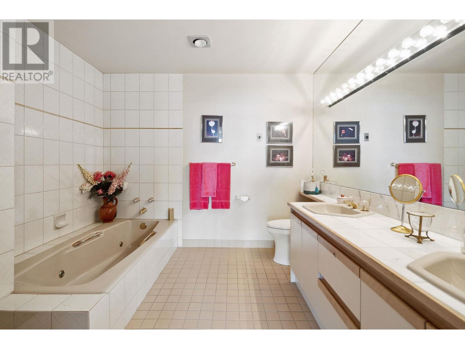 4 2272 Folkestone Way, West Vancouver, British Columbia  V7S 2X7 - Photo 29 - R2968250