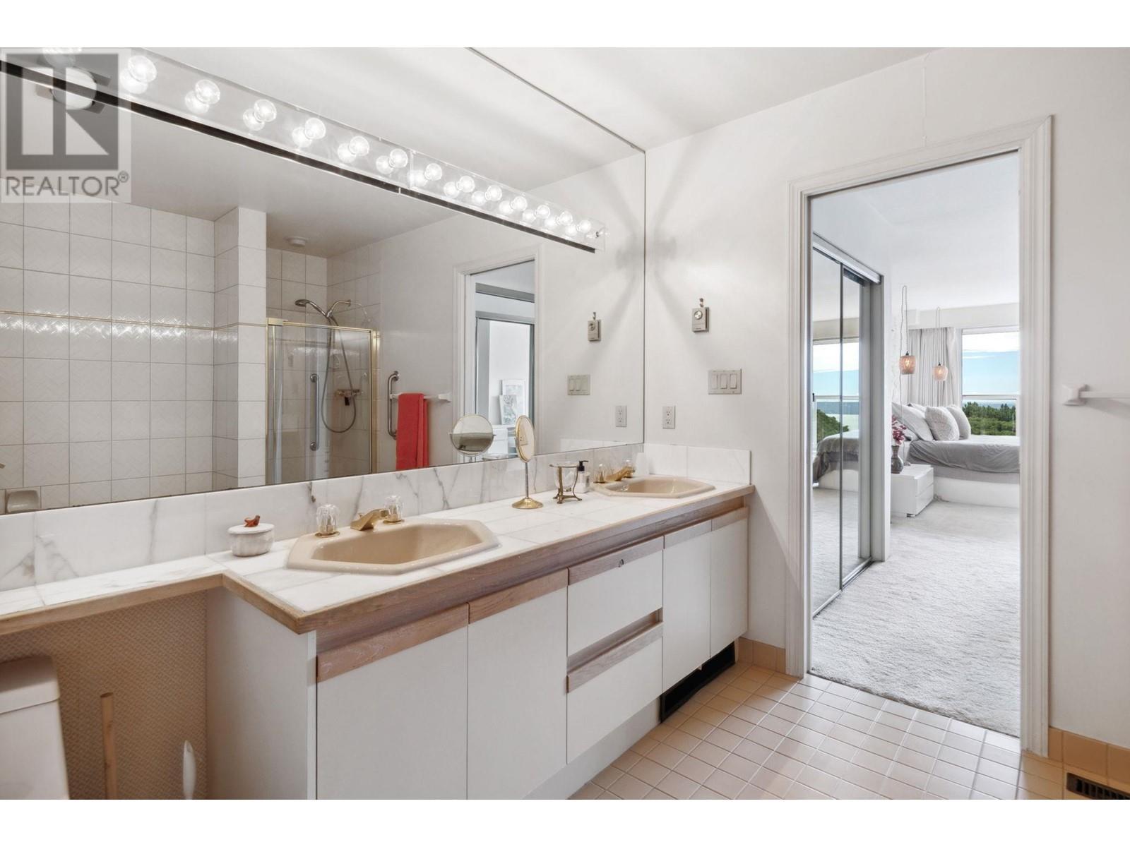 4 2272 Folkestone Way, West Vancouver, British Columbia  V7S 2X7 - Photo 31 - R2968250