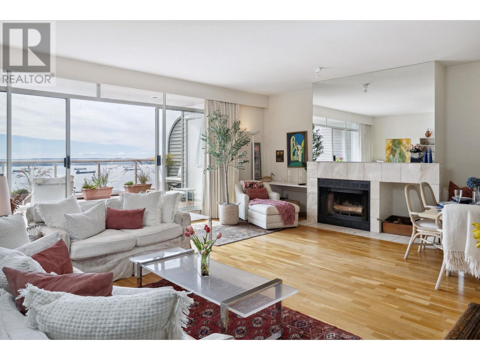 4 2272 Folkestone Way, West Vancouver, British Columbia  V7S 2X7 - Photo 8 - R2968250