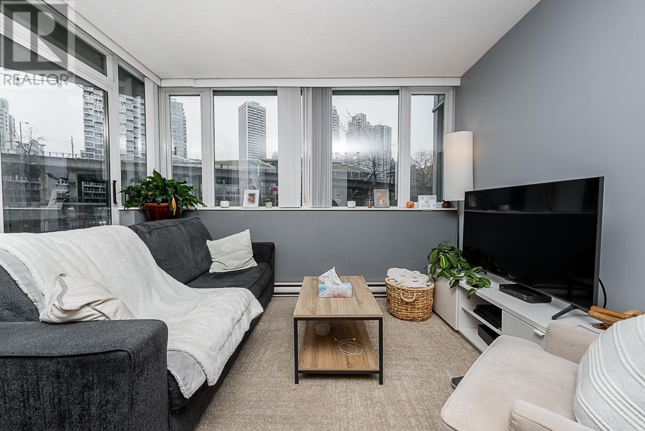 301 583 Beach Crescent, Vancouver, British Columbia  V6Z 3E6 - Photo 8 - R2965007