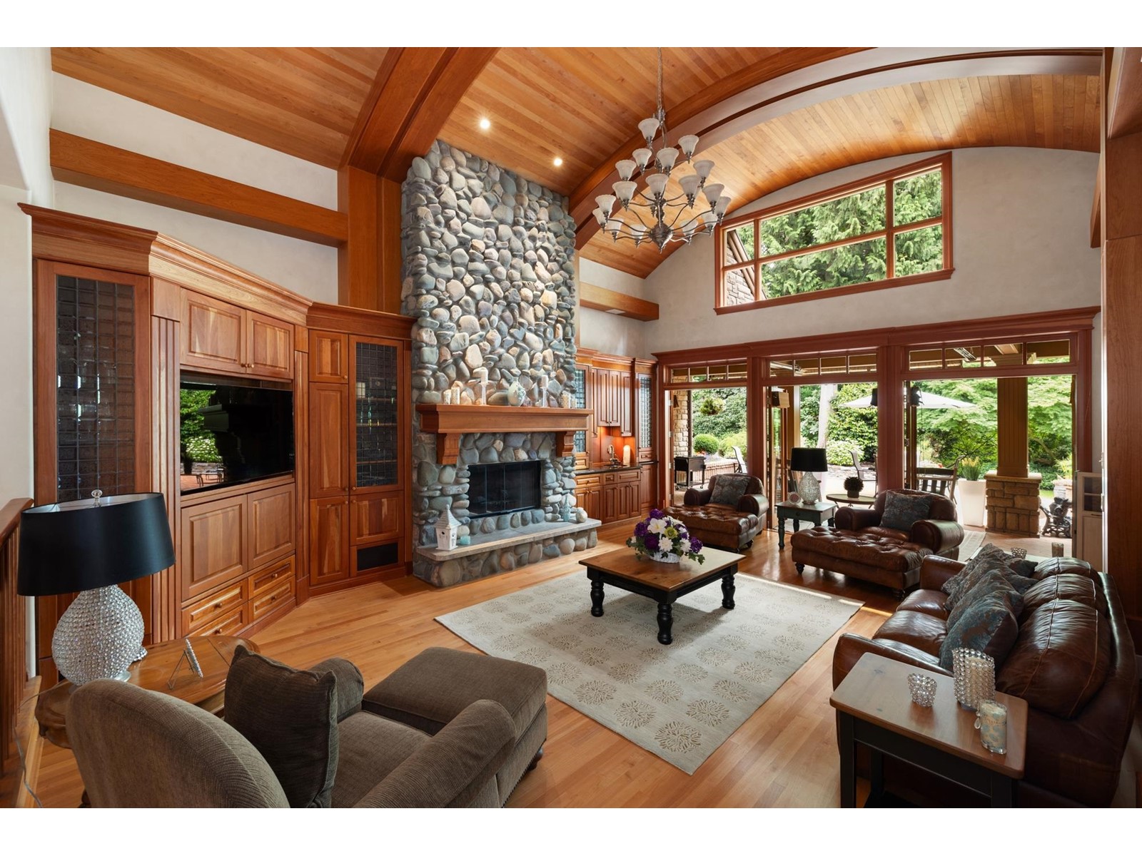 Property at 3122 136 STREET image 5