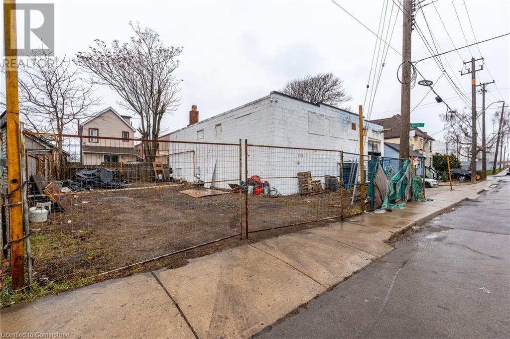 24 Clark Avenue, Hamilton, Ontario  L8L 5J8 - Photo 3 - 40699711