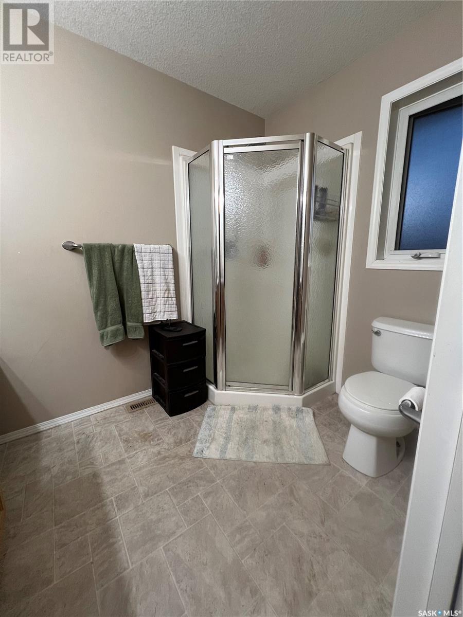 Property at 818 BLUEBIRD CRESCENT image 5