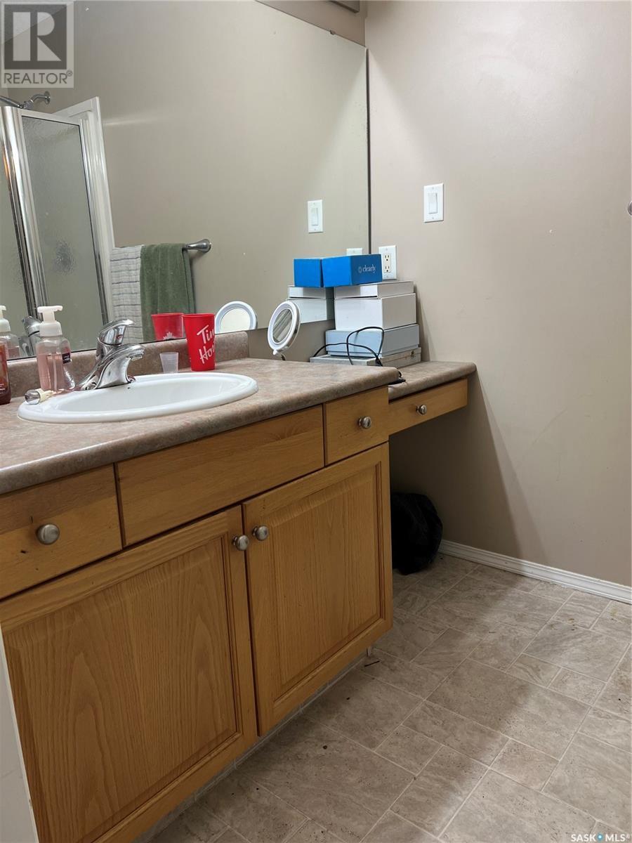 Property at 818 BLUEBIRD CRESCENT image 2