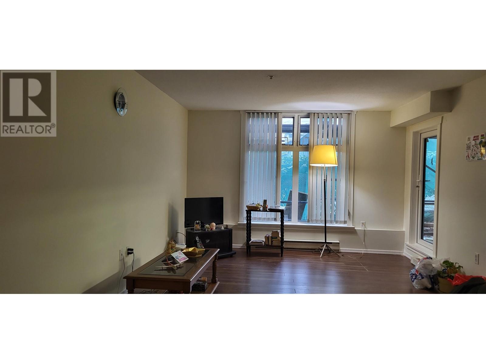 Listing Picture 2 of 7 : 101 2533 PENTICTON STREET, Vancouver / 溫哥華 - 魯藝地產 Yvonne Lu Group - MLS Medallion Club Member