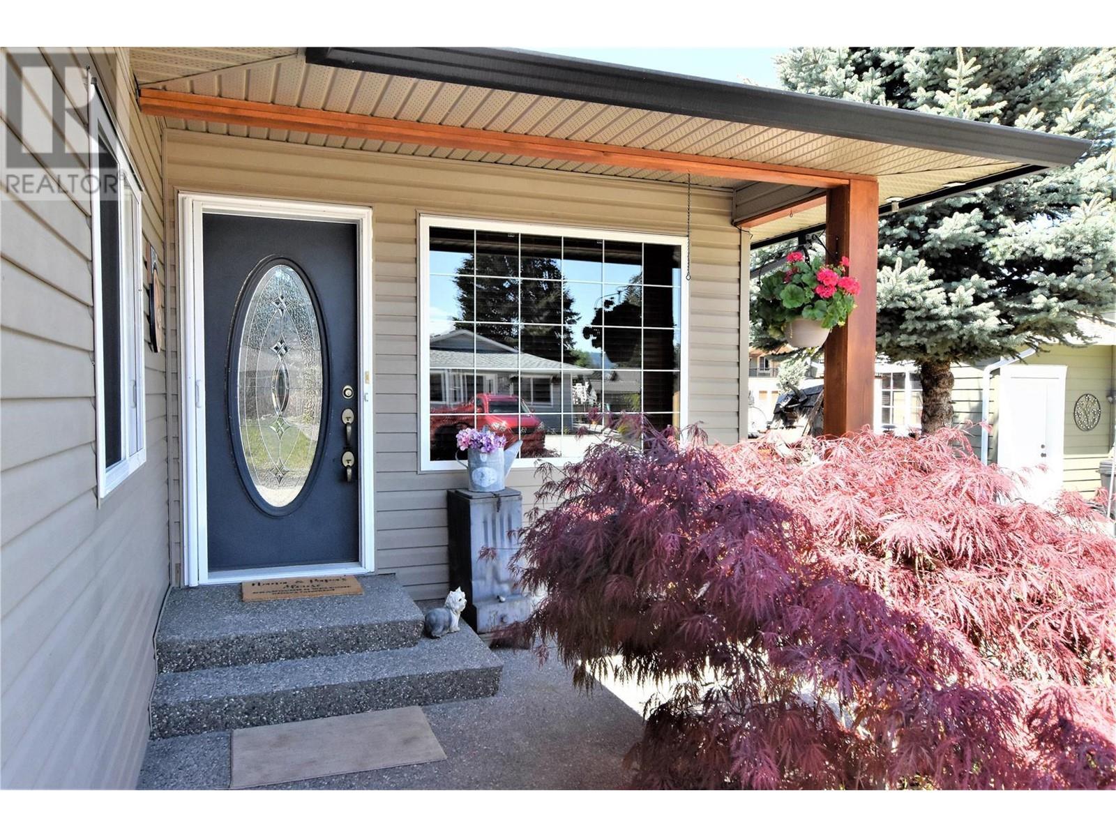 Property at 519 Loon Avenue image 2