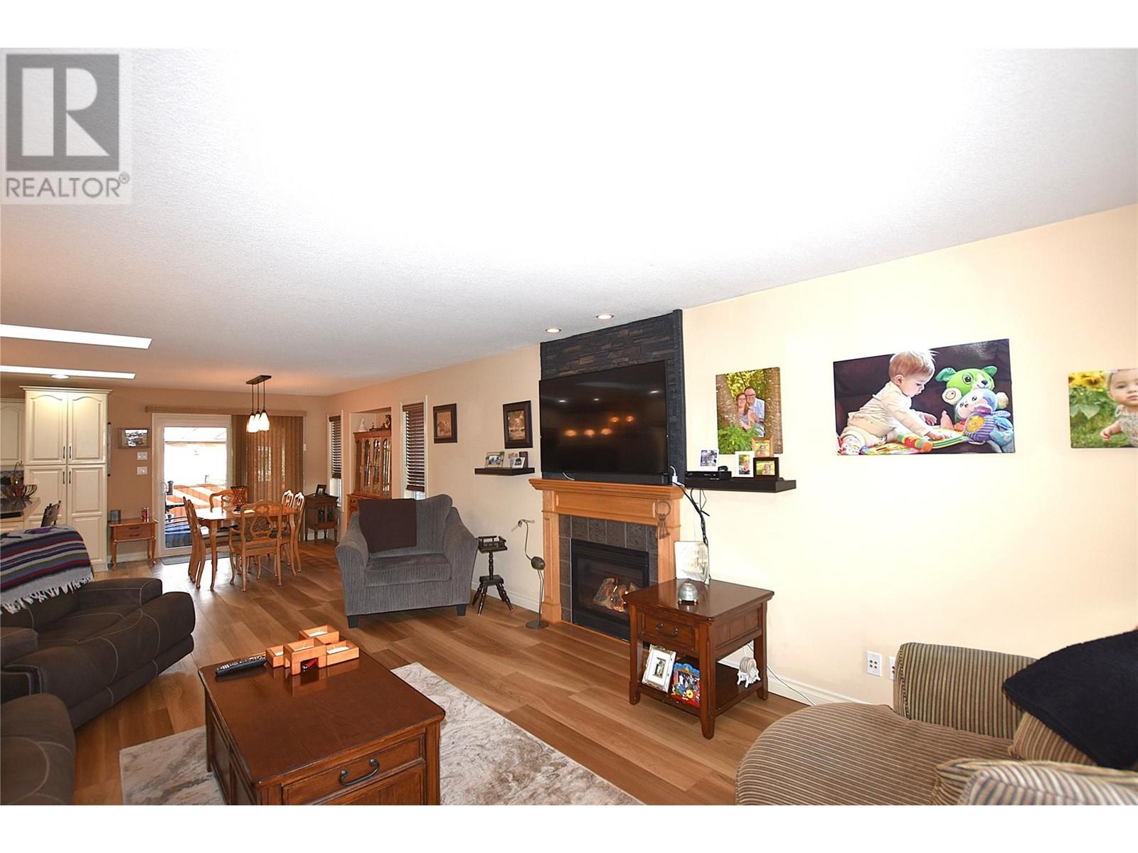 Property at 519 Loon Avenue image 5