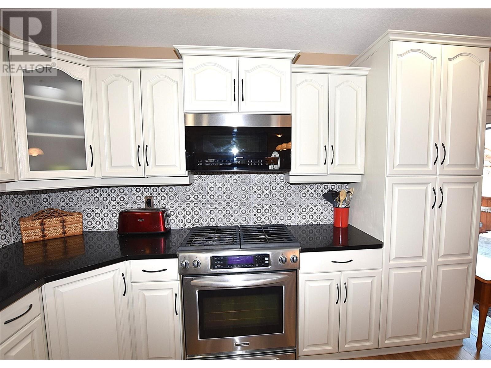 519 Loon Avenue, Vernon, British Columbia  V1H 2A1 - Photo 10 - 10335717