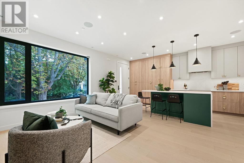 2936 W 12 AVENUE, Vancouver