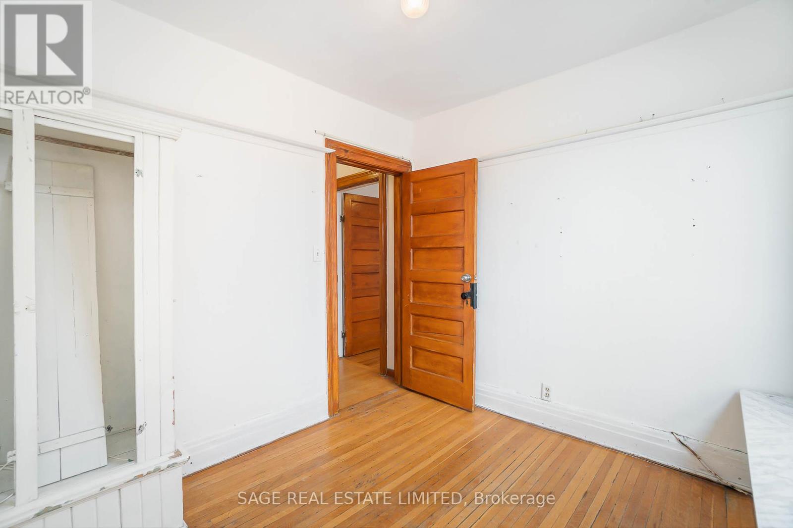 Upper - 604 Ossington Avenue, Toronto, Ontario  M6G 3T5 - Photo 15 - C11978631