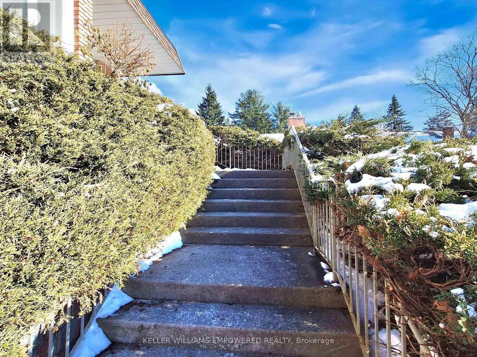 Property at 315 WOODLAND ACRES CRESCENT image 2