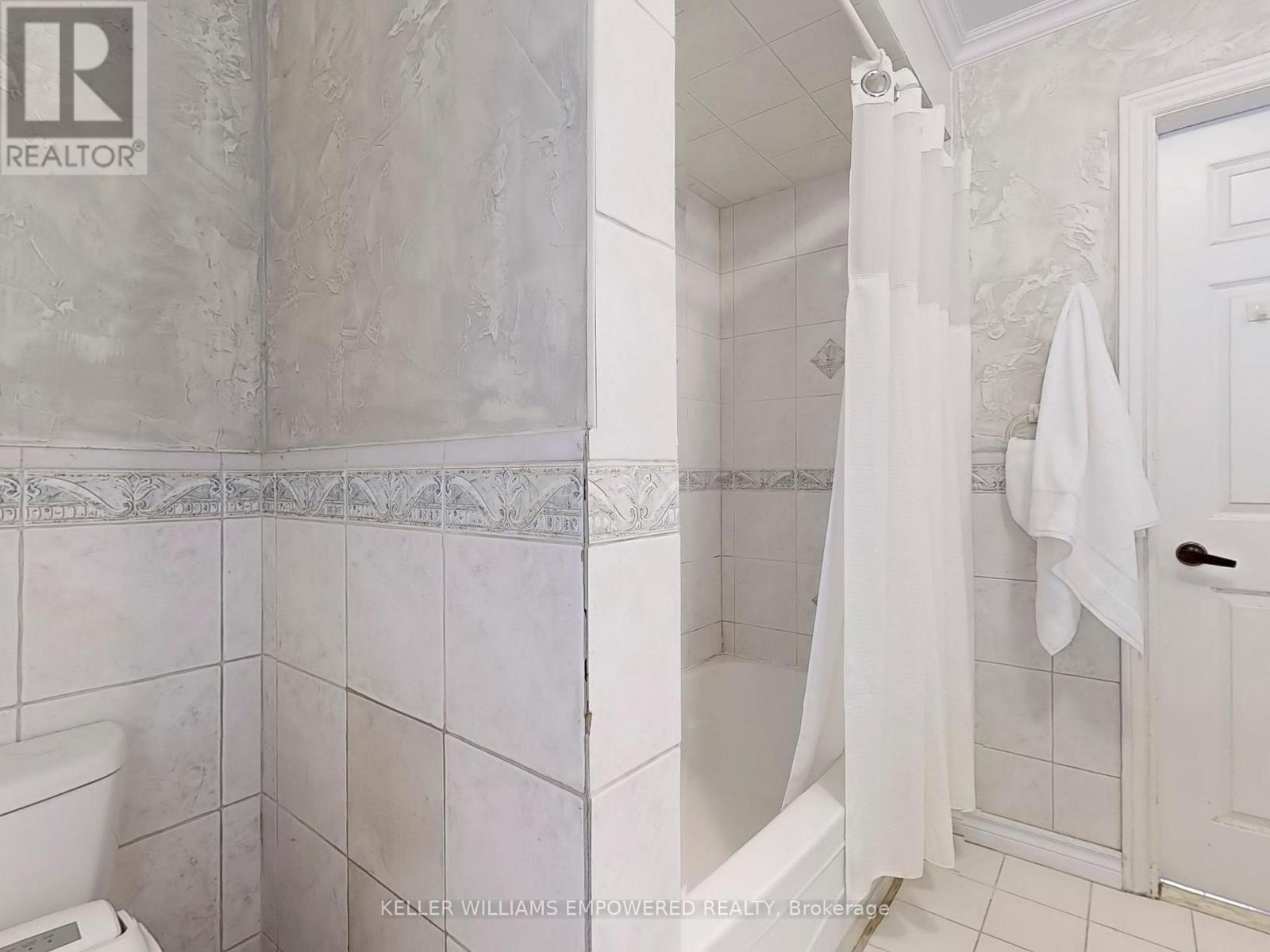 315 Woodland Acres Crescent, Vaughan, Ontario  L6A 1G1 - Photo 25 - N11978622