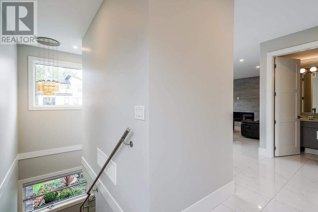 23056 Cliff Avenue, Maple Ridge, British Columbia  V2X 7Z9 - Photo 6 - R2967948