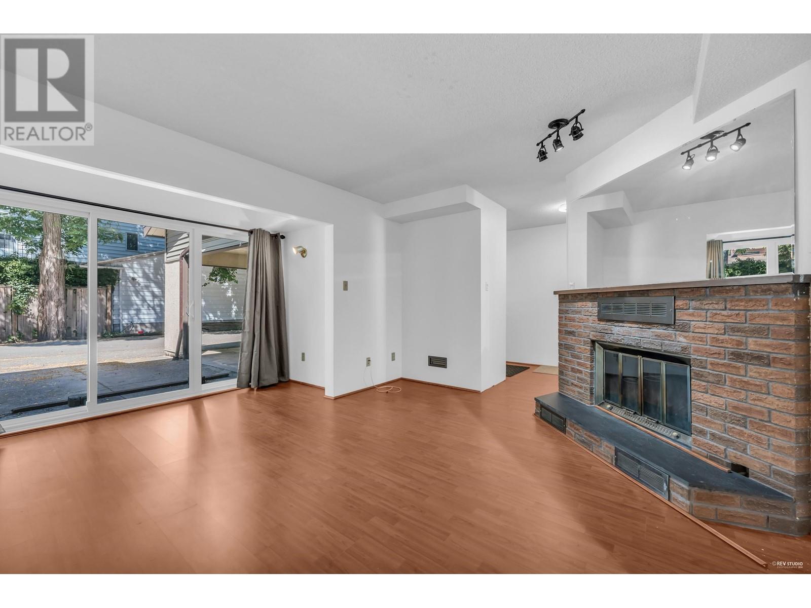 Listing Picture 14 of 37 : 3 8551 COOK ROAD, Richmond / 烈治文 - 魯藝地產 Yvonne Lu Group - MLS Medallion Club Member