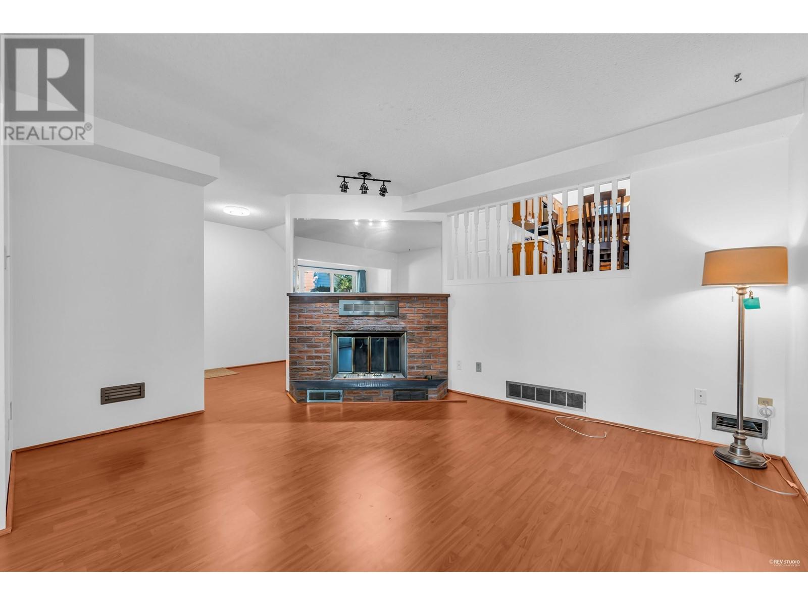 Listing Picture 15 of 37 : 3 8551 COOK ROAD, Richmond / 烈治文 - 魯藝地產 Yvonne Lu Group - MLS Medallion Club Member