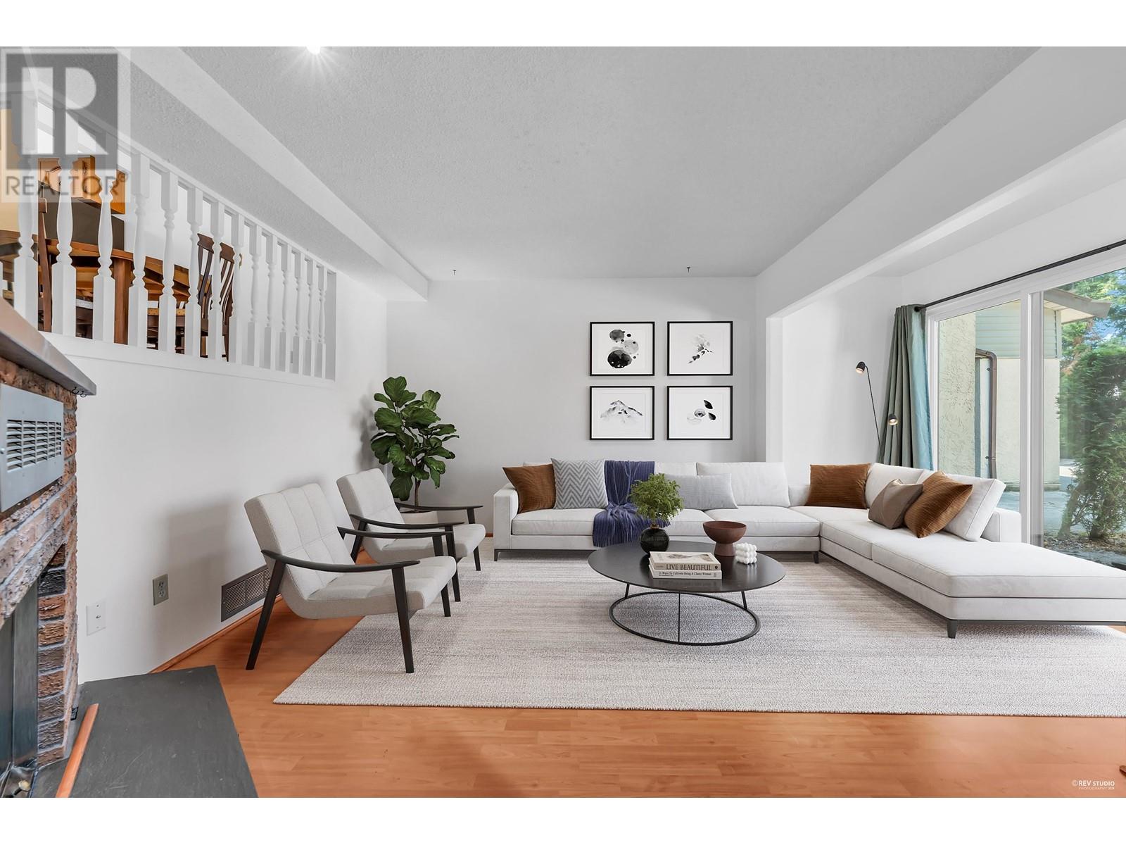 Listing Picture 3 of 37 : 3 8551 COOK ROAD, Richmond / 烈治文 - 魯藝地產 Yvonne Lu Group - MLS Medallion Club Member