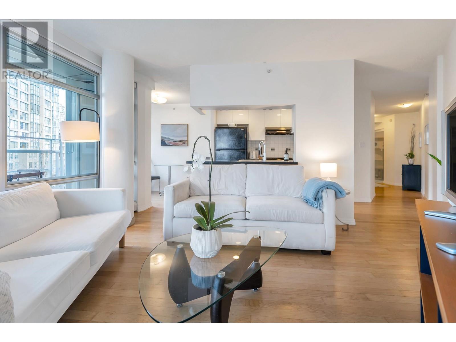 Listing Picture 2 of 38 : 601 189 DAVIE STREET, Vancouver / 溫哥華 - 魯藝地產 Yvonne Lu Group - MLS Medallion Club Member