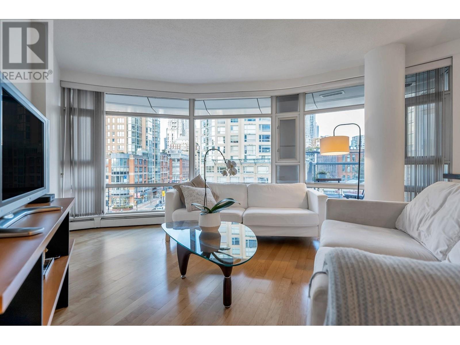 Listing Picture 4 of 38 : 601 189 DAVIE STREET, Vancouver / 溫哥華 - 魯藝地產 Yvonne Lu Group - MLS Medallion Club Member