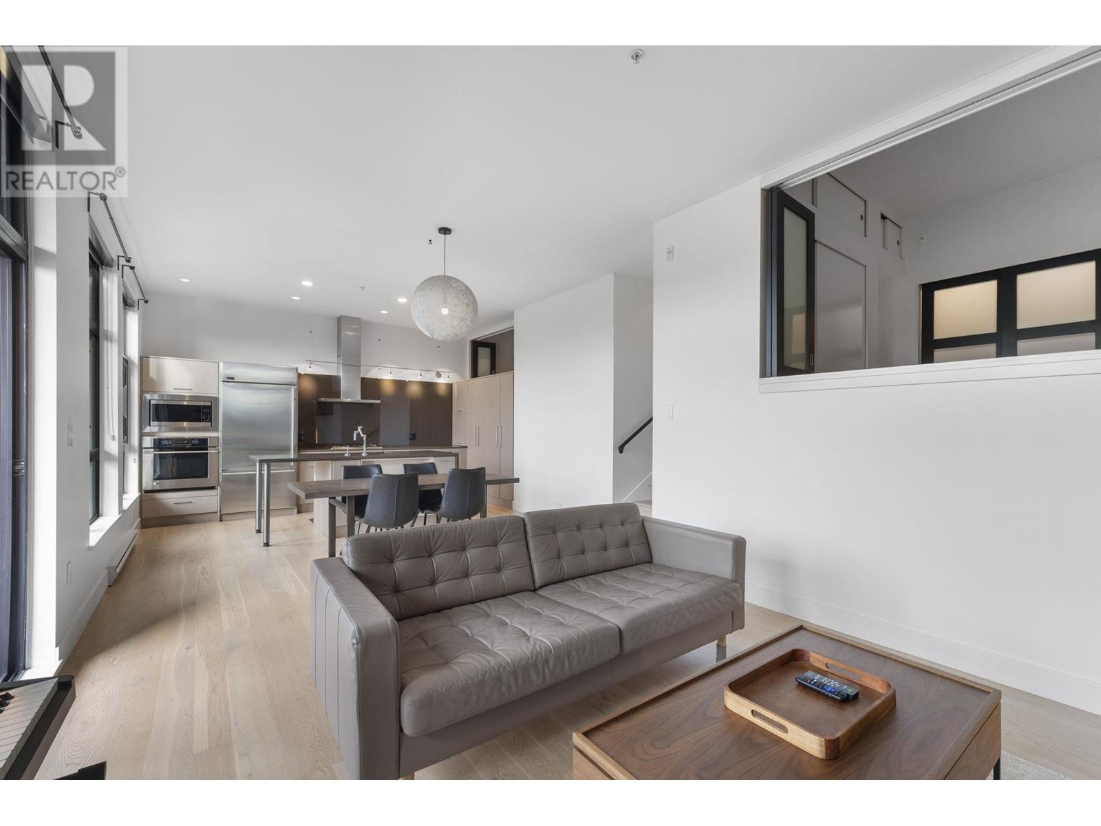 302 220 Salter Street, New Westminster, British Columbia  V3M 0H4 - Photo 4 - R2968297