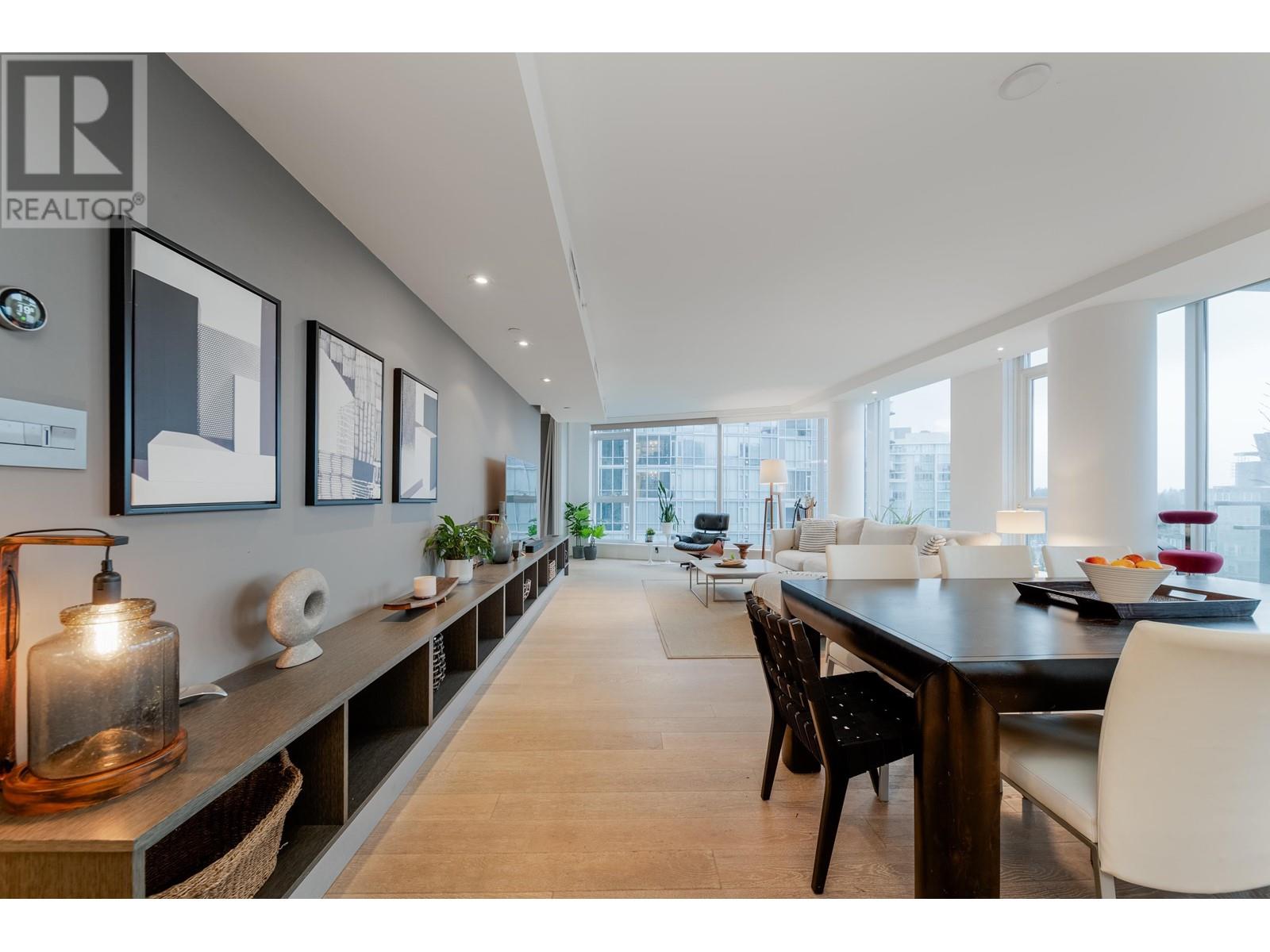 1701 1499 W Pender Street, Vancouver, British Columbia  V6G 0A7 - Photo 2 - R2968310