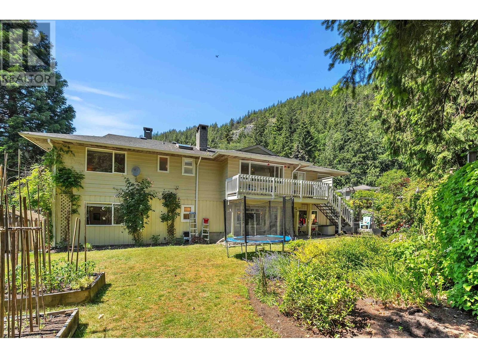 5749 Cranley Drive, West Vancouver, British Columbia  V7W 1S7 - Photo 28 - R2968284