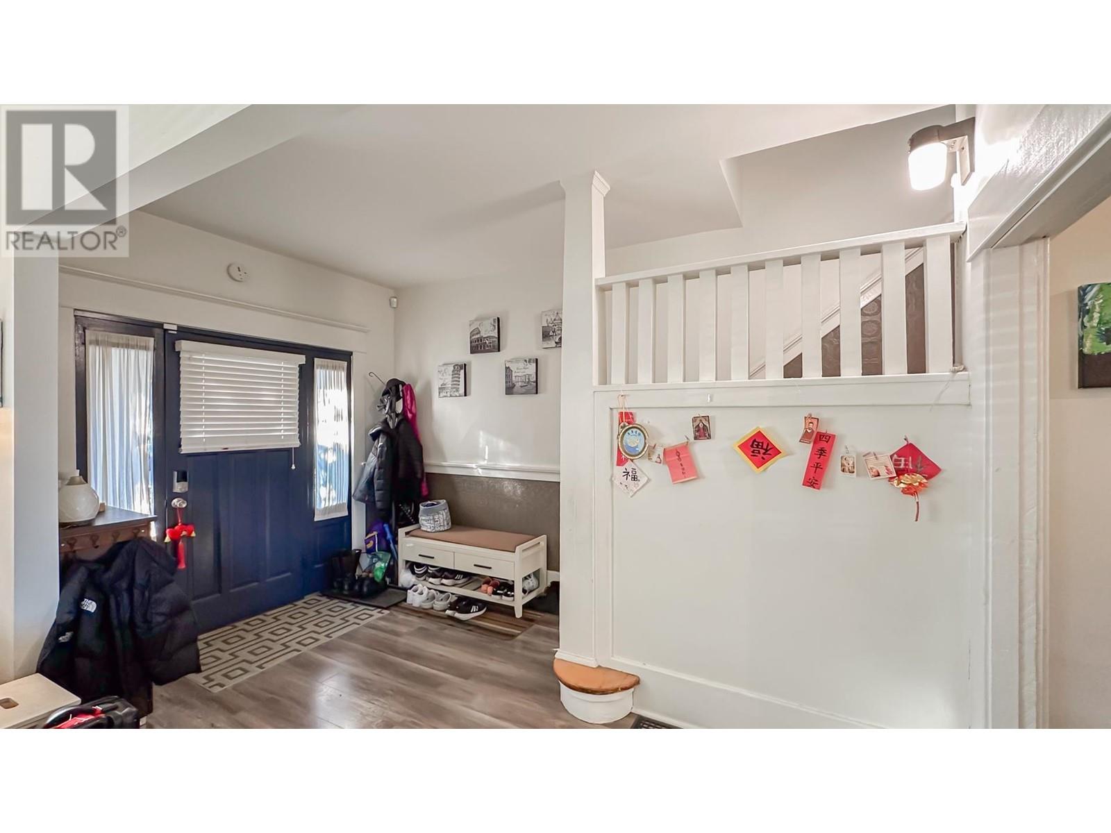 Listing Picture 10 of 40 : 923 E 11TH AVENUE, Vancouver / 溫哥華 - 魯藝地產 Yvonne Lu Group - MLS Medallion Club Member