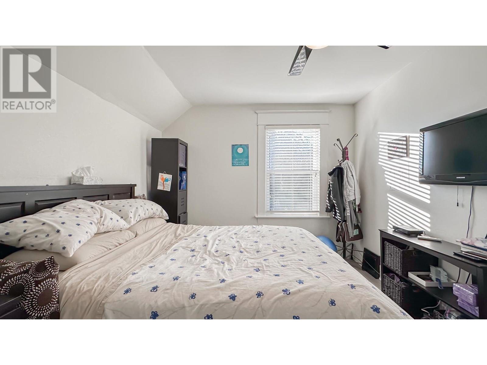 Listing Picture 13 of 40 : 923 E 11TH AVENUE, Vancouver / 溫哥華 - 魯藝地產 Yvonne Lu Group - MLS Medallion Club Member