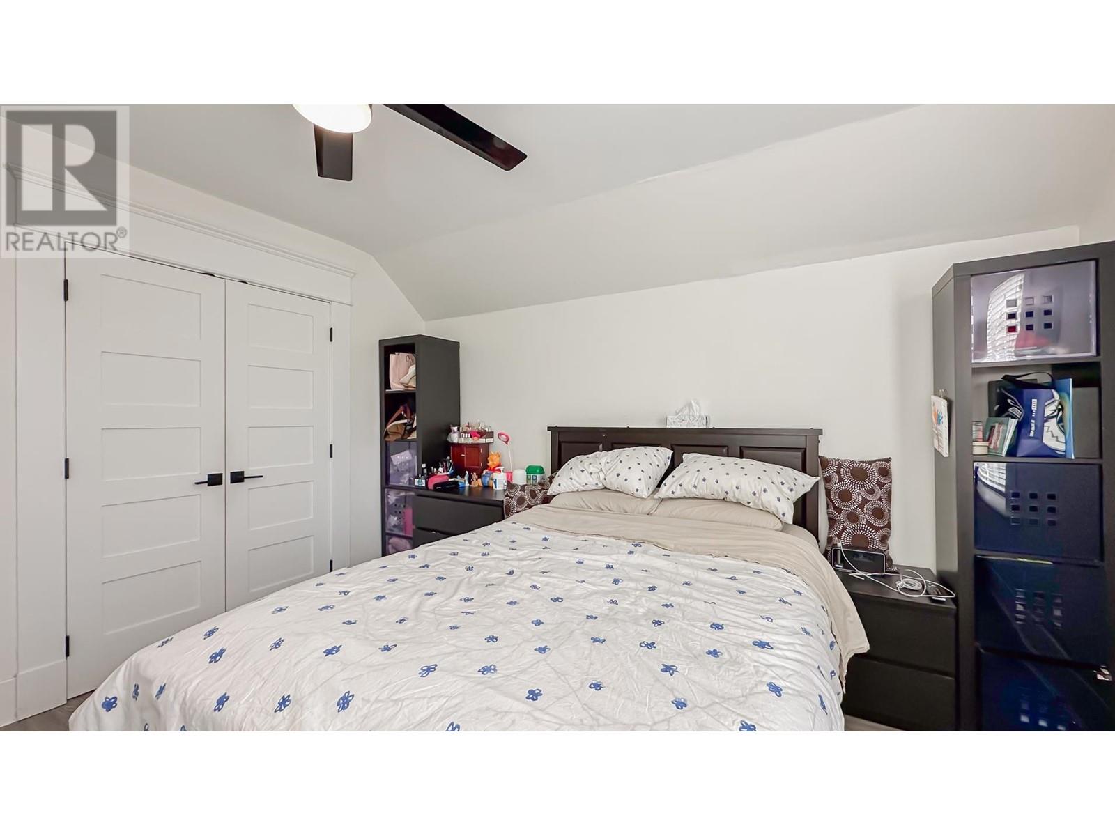 Listing Picture 14 of 40 : 923 E 11TH AVENUE, Vancouver / 溫哥華 - 魯藝地產 Yvonne Lu Group - MLS Medallion Club Member