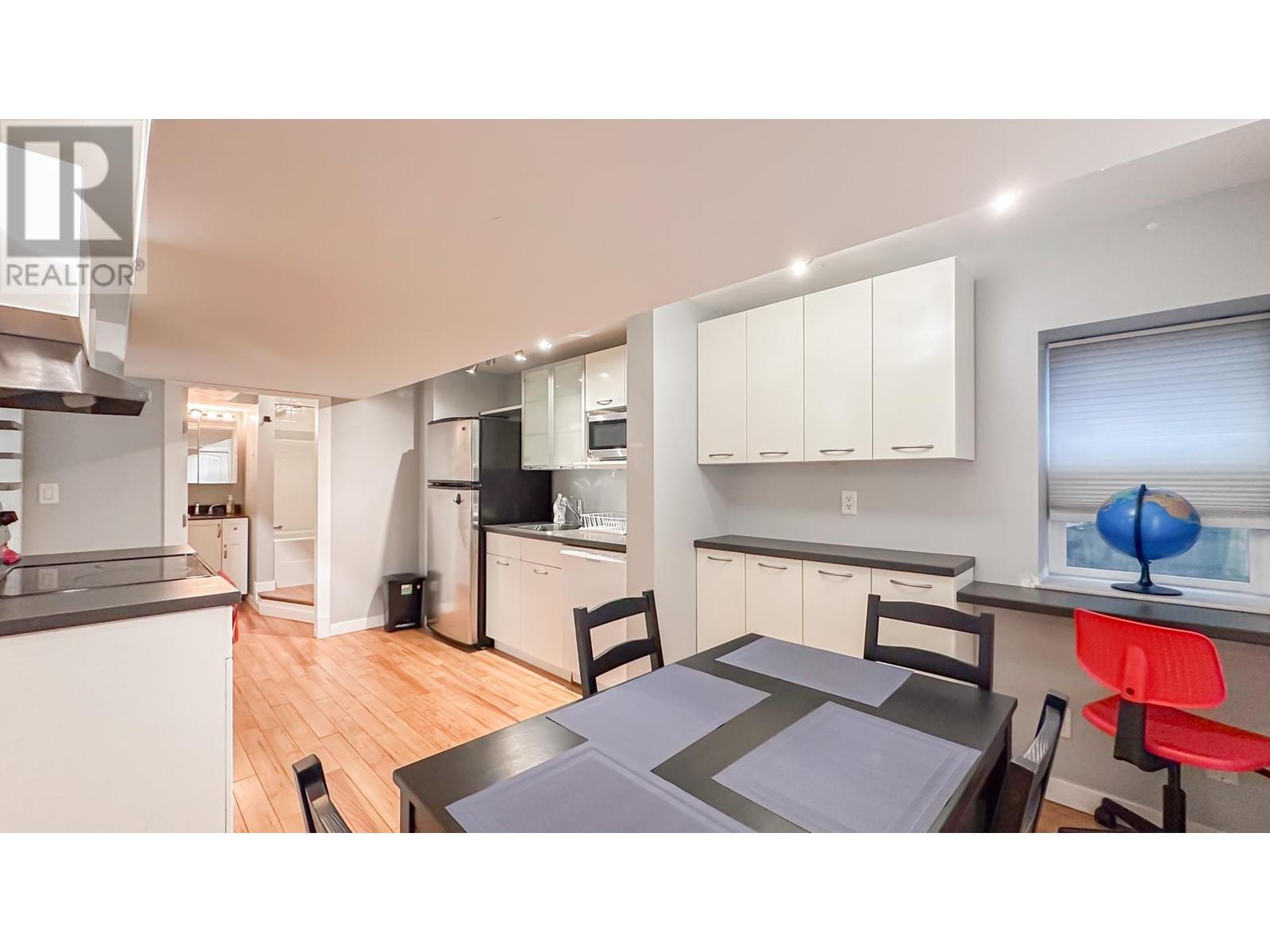 Listing Picture 24 of 40 : 923 E 11TH AVENUE, Vancouver / 溫哥華 - 魯藝地產 Yvonne Lu Group - MLS Medallion Club Member