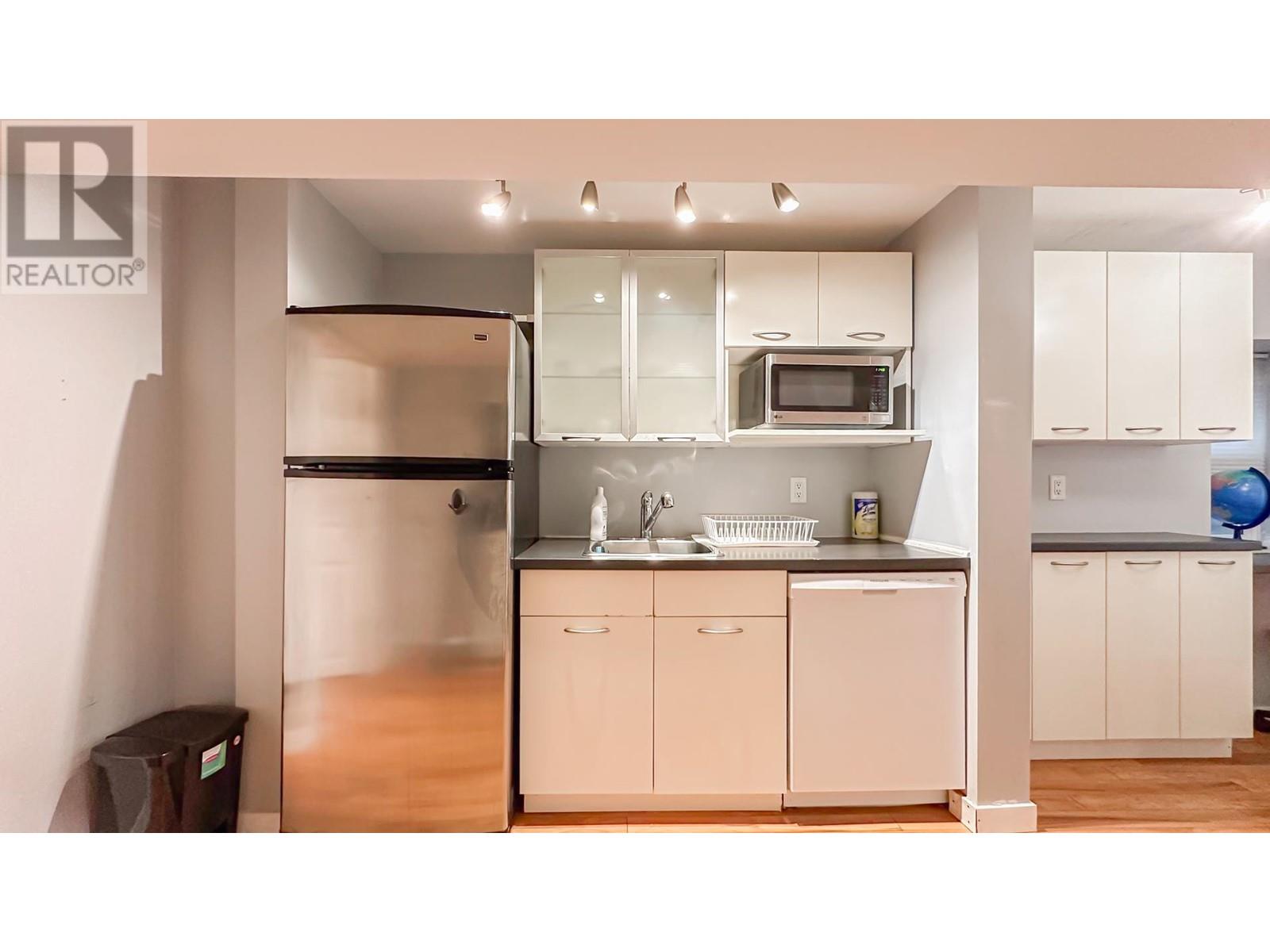 Listing Picture 26 of 40 : 923 E 11TH AVENUE, Vancouver / 溫哥華 - 魯藝地產 Yvonne Lu Group - MLS Medallion Club Member