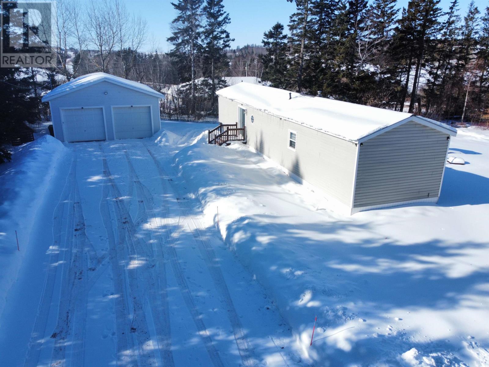 20 Princetown Road, Clinton, Prince Edward Island  C0B 1M0 - Photo 2 - 202503187