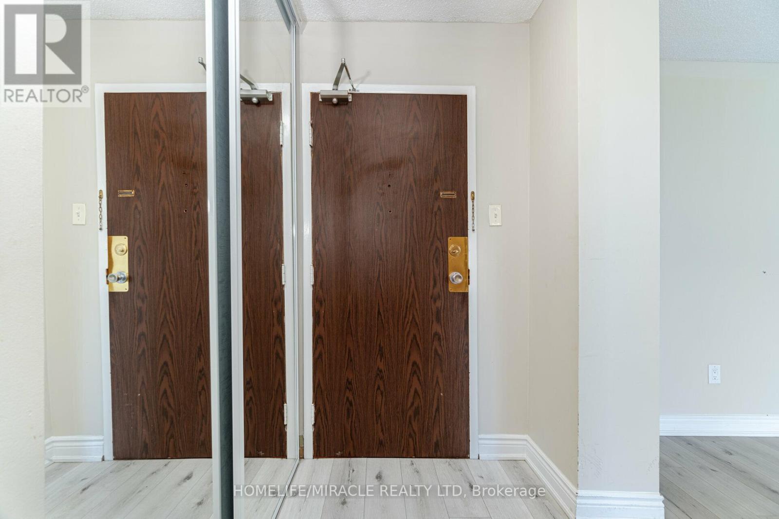 410 - 25 Kensington Road, Brampton (Queen Street Corridor), Ontario  L6T 3W8 - Photo 6 - W11963664