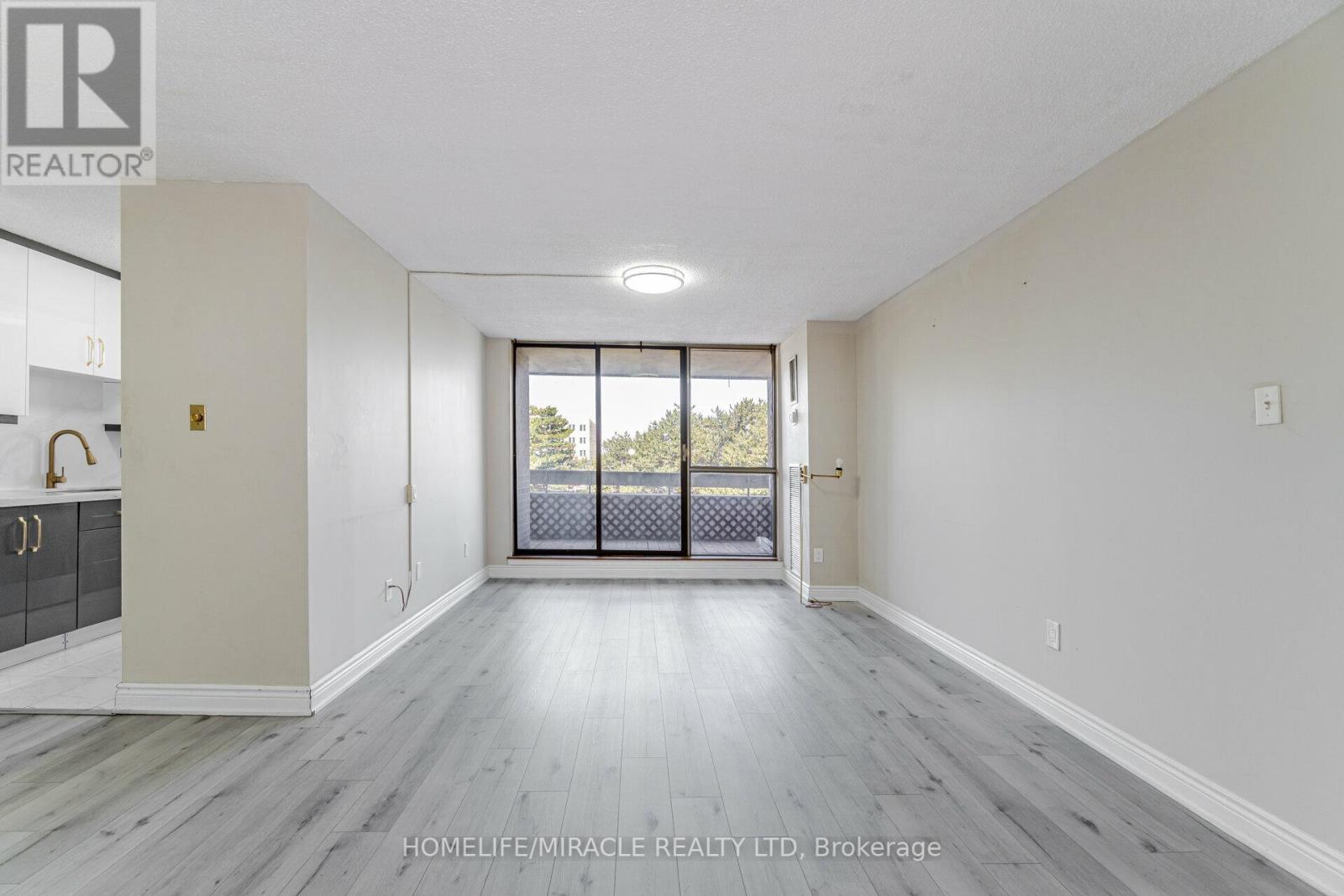 410 - 25 Kensington Road, Brampton (Queen Street Corridor), Ontario  L6T 3W8 - Photo 8 - W11963664