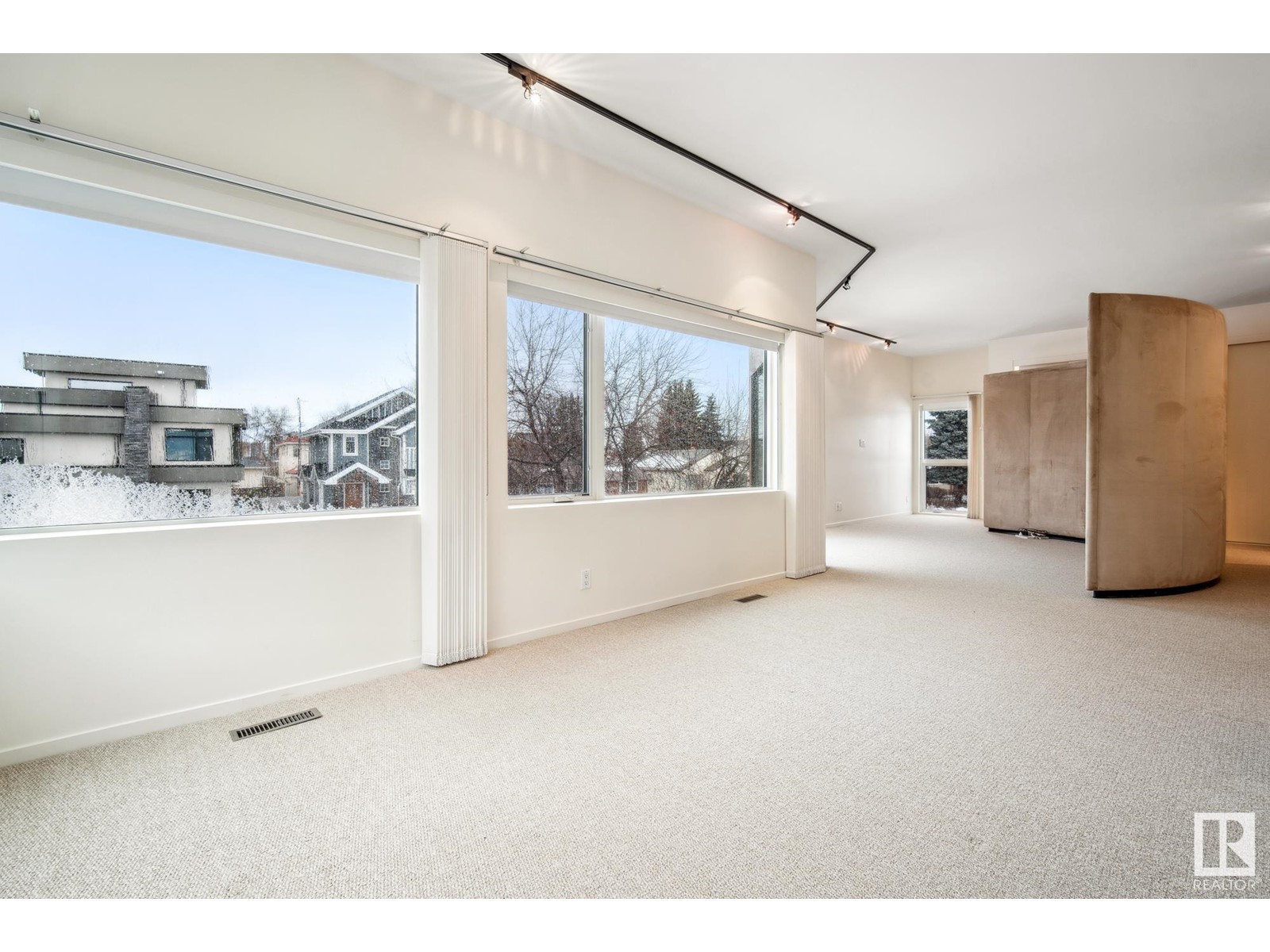 Property at 8771 STRATHEARN DR NW image 2