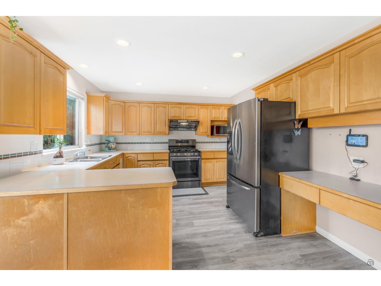 Property at 17163 102 AVENUE image 4