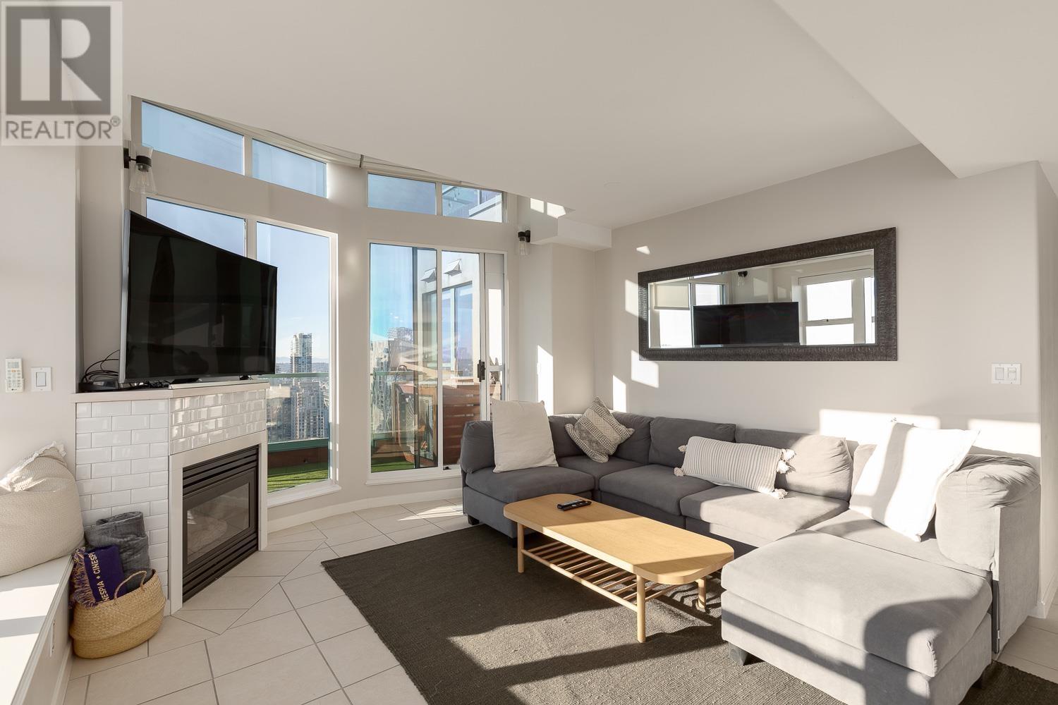 Listing Picture 2 of 35 : 3603 939 HOMER STREET, Vancouver / 溫哥華 - 魯藝地產 Yvonne Lu Group - MLS Medallion Club Member