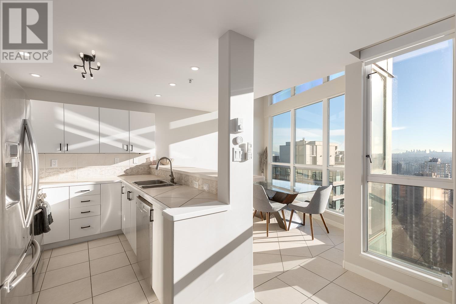 Listing Picture 7 of 35 : 3603 939 HOMER STREET, Vancouver / 溫哥華 - 魯藝地產 Yvonne Lu Group - MLS Medallion Club Member