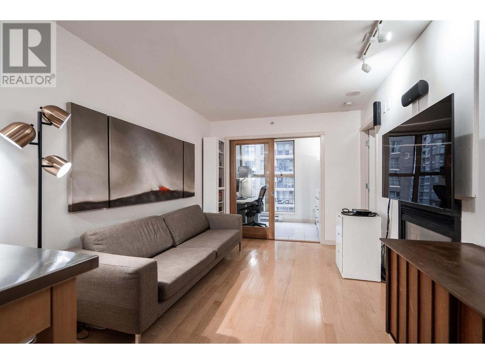 Listing Picture 10 of 28 : 1401 969 RICHARDS STREET, Vancouver / 溫哥華 - 魯藝地產 Yvonne Lu Group - MLS Medallion Club Member