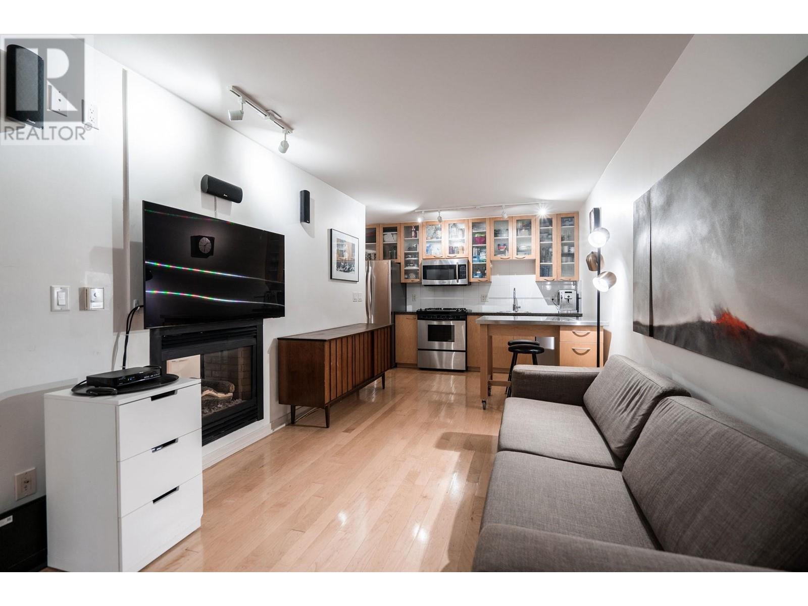 Listing Picture 13 of 28 : 1401 969 RICHARDS STREET, Vancouver / 溫哥華 - 魯藝地產 Yvonne Lu Group - MLS Medallion Club Member