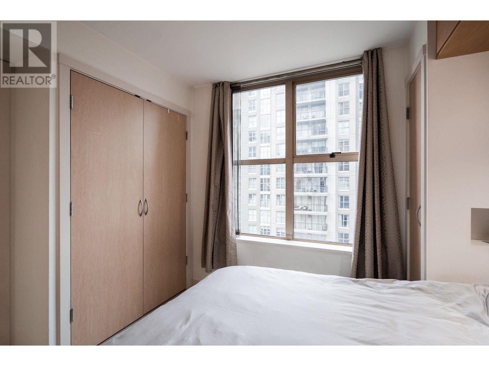 Listing Picture 17 of 28 : 1401 969 RICHARDS STREET, Vancouver / 溫哥華 - 魯藝地產 Yvonne Lu Group - MLS Medallion Club Member