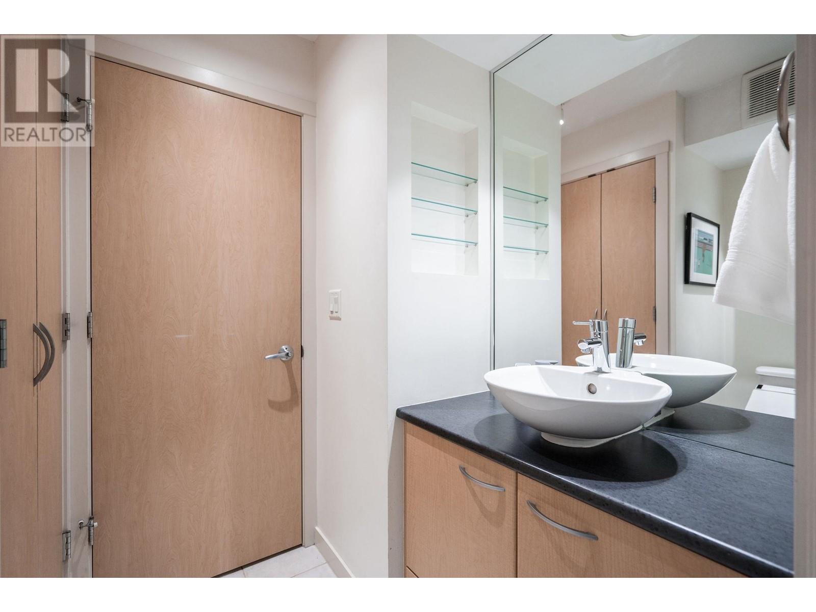 Listing Picture 21 of 28 : 1401 969 RICHARDS STREET, Vancouver / 溫哥華 - 魯藝地產 Yvonne Lu Group - MLS Medallion Club Member