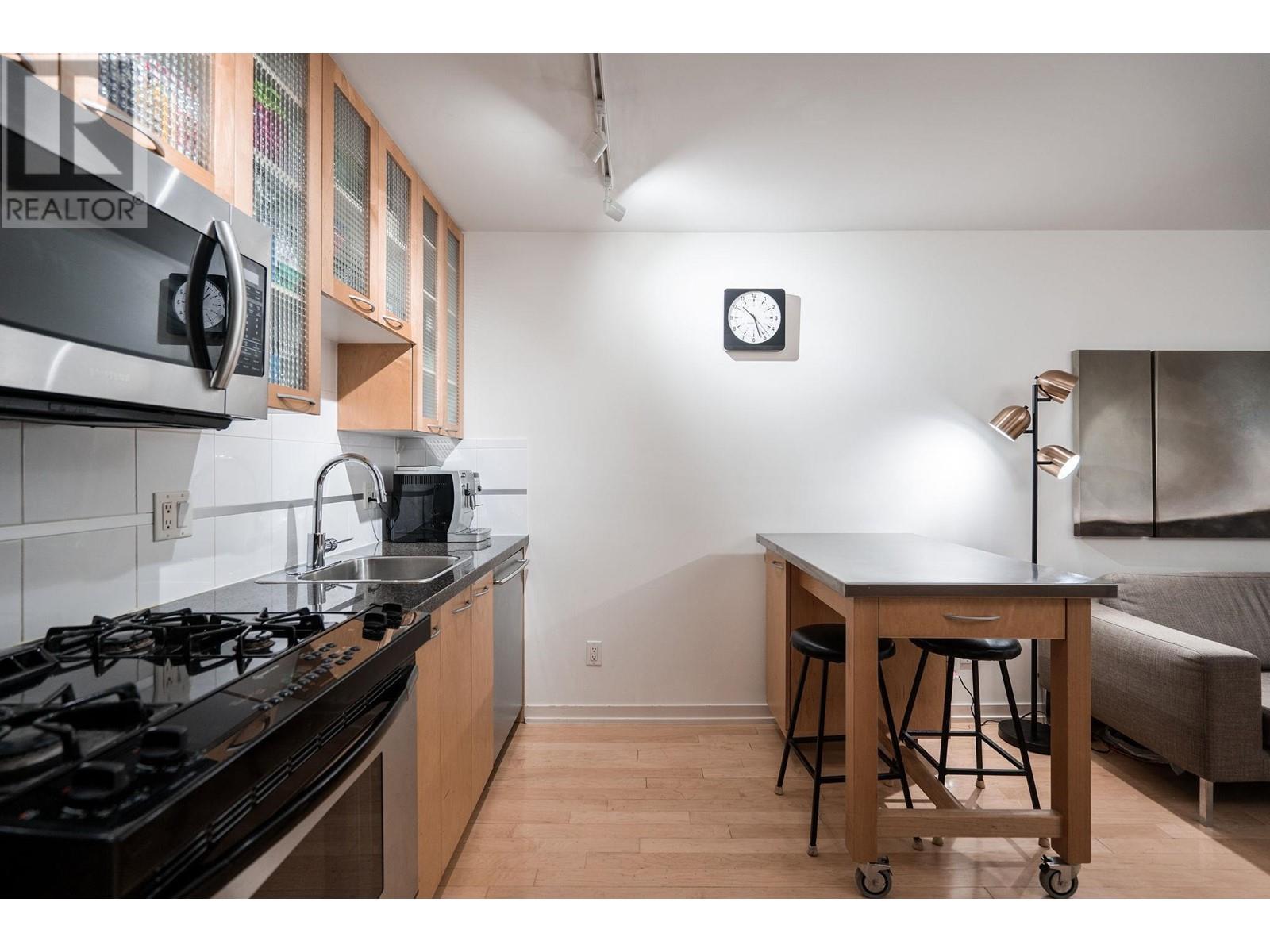 Listing Picture 6 of 28 : 1401 969 RICHARDS STREET, Vancouver / 溫哥華 - 魯藝地產 Yvonne Lu Group - MLS Medallion Club Member