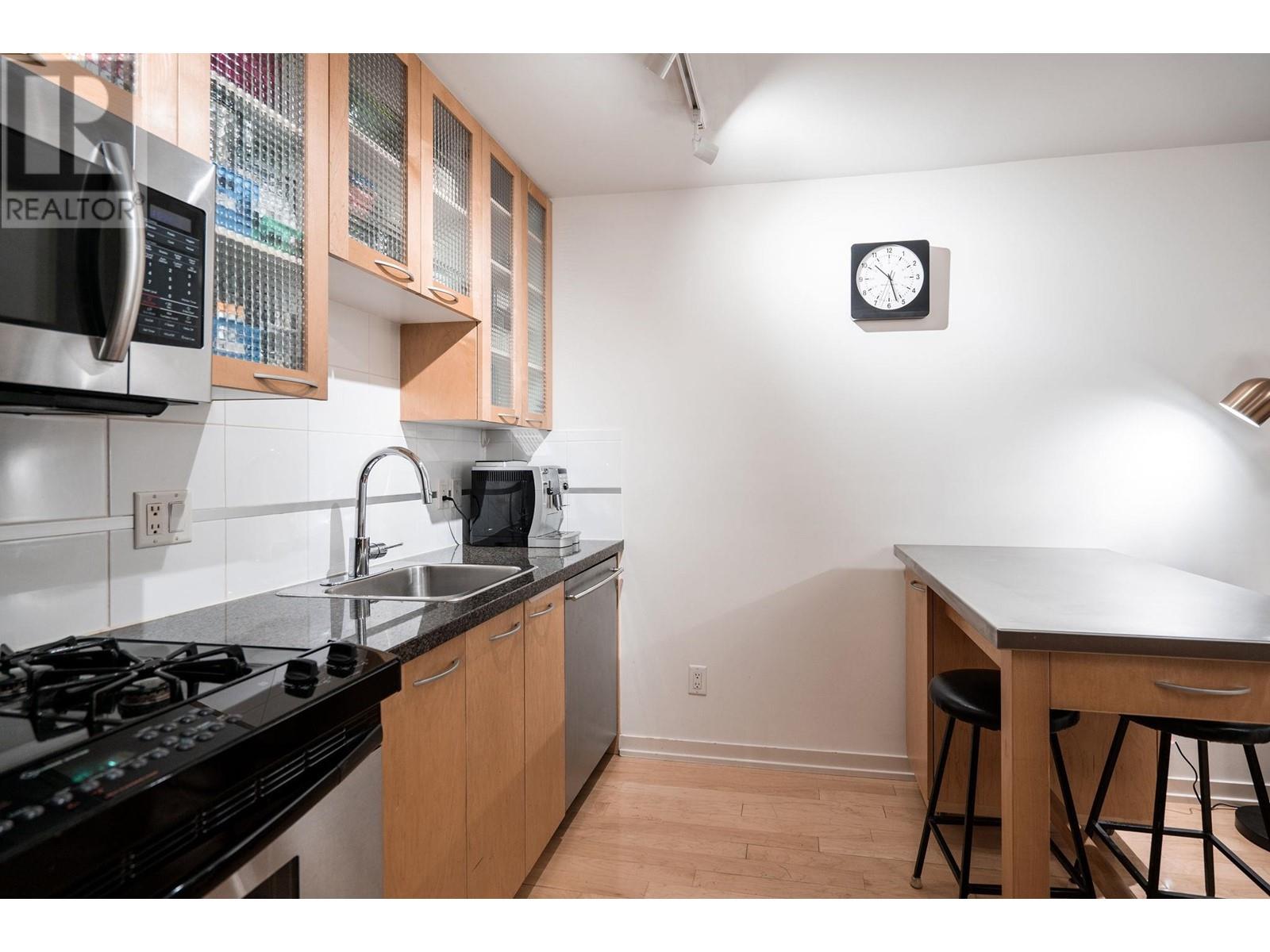 Listing Picture 7 of 28 : 1401 969 RICHARDS STREET, Vancouver / 溫哥華 - 魯藝地產 Yvonne Lu Group - MLS Medallion Club Member